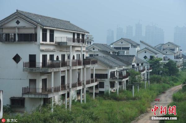 别墅群荒废似鬼城