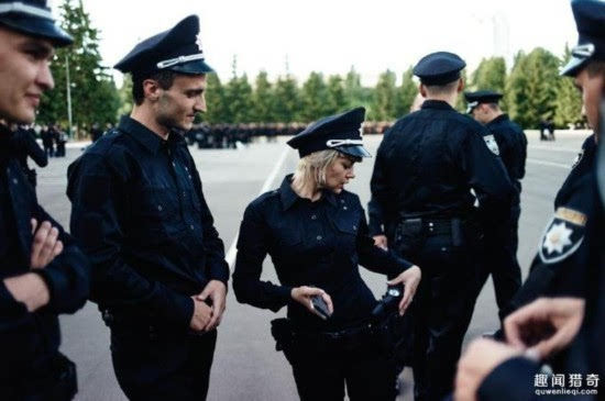 世界颜值最高女警在乌克兰
