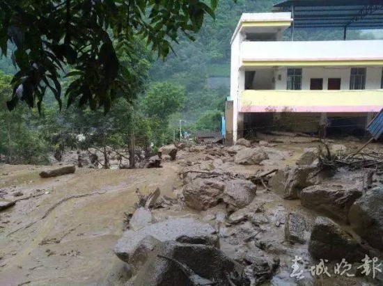村民救全村180人 及时发现泥石流前兆