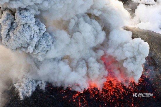 日本新燃岳火山喷发