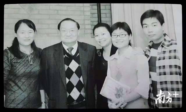 武侠泰斗金庸逝世