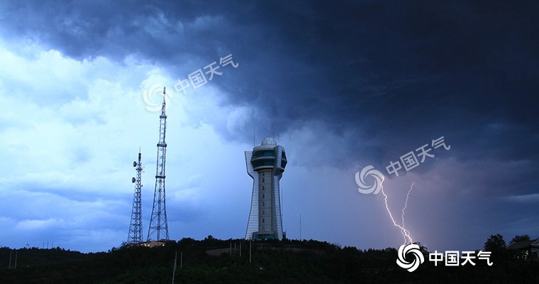 南方四省份被高温“锁定” 北方新一轮强降雨明夜上线