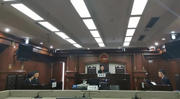 首例咸猪手入刑案