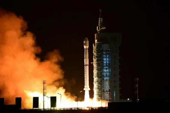 中国成功发射遥感三十三号卫星