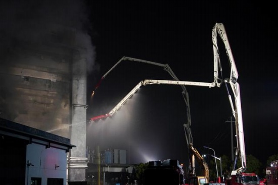 上海一企业厂房失火8人失联