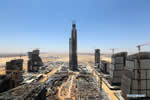 中企承建的“非洲第一高楼”埃及新行政首都中央商务区标志塔封顶