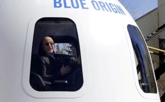 亚马逊前任首席执行官杰夫·贝索斯（Jeff Bezos）将踏上 Blue Origin 的处女航。