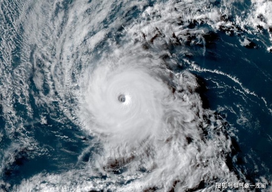 飓风费利西娅台风眼清晰