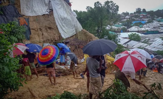 孟加拉国在山体滑坡、洪水后疏散 10,000 名罗兴亚人