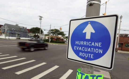 飓风亨利威胁美国海岸 纽约市处于戒备状态