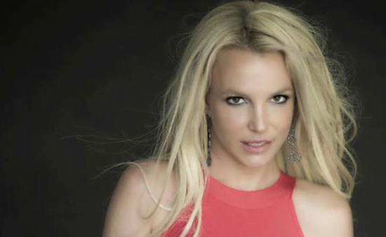 39 岁的布兰妮·斯皮尔斯 (Britney Spears) 一再猛烈抨击她父亲的监管权