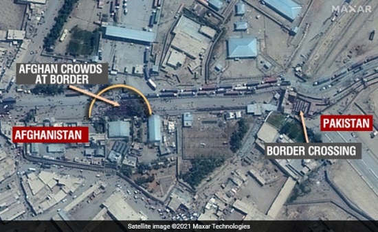 卫星图像显示巴基斯坦边境有数千名阿富汗人
