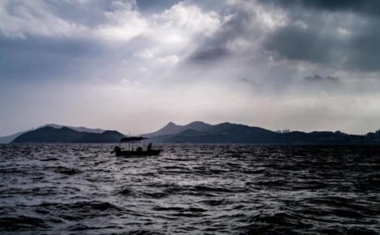 刚果发生翻船沉船事故100多人死亡或失踪