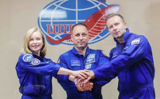 俄罗斯女演员在空间站拍摄电影 已重返地球