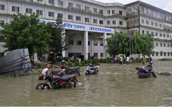 尼泊尔洪水和山体滑坡造成至少77人死亡