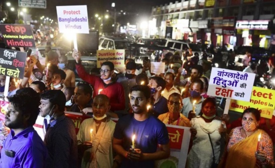 孟加拉国数万人抗议印度教徒遭到袭击
