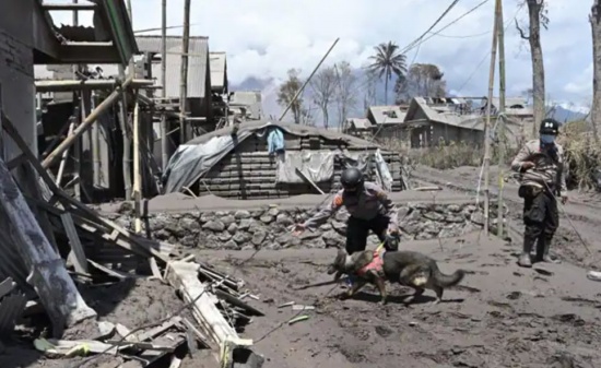 印尼火山喷发造成34人死亡