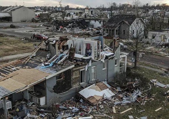 美国龙卷风灾害已造成超百人死亡