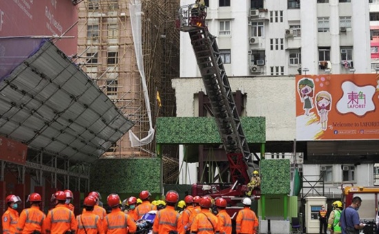 香港世贸中心火灾150人被困楼顶