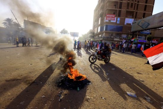 一名抗议者在苏丹喀土穆被安全部队枪杀