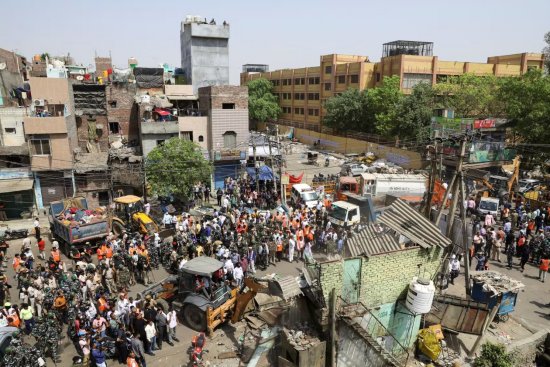 印度法院暂停拆除新德里敏感地区的商店