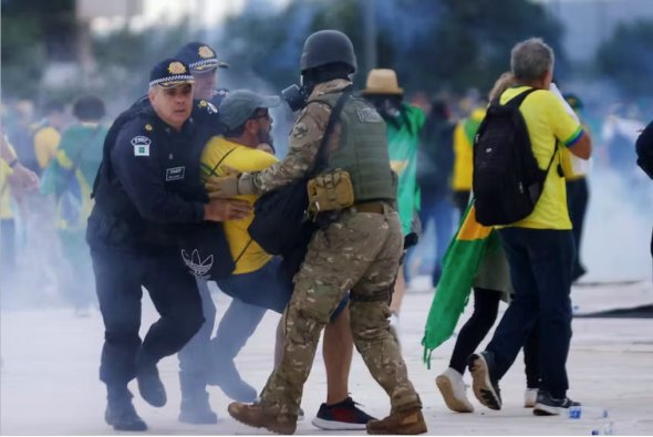 巴西国防部长承诺1月8日骚乱将“永远不会再发生”