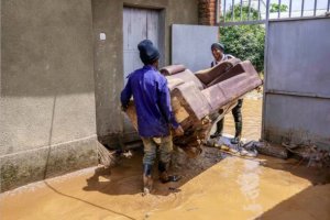 卢旺达洪水造成130人死亡