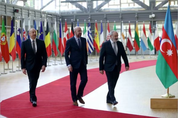 欧盟表示 亚美尼亚-阿塞拜疆会谈应该为和平创造势头