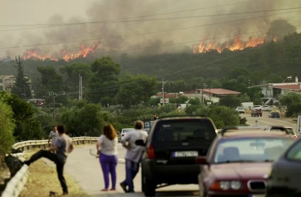 希腊野火已连续燃烧第五天 另一场热浪袭来