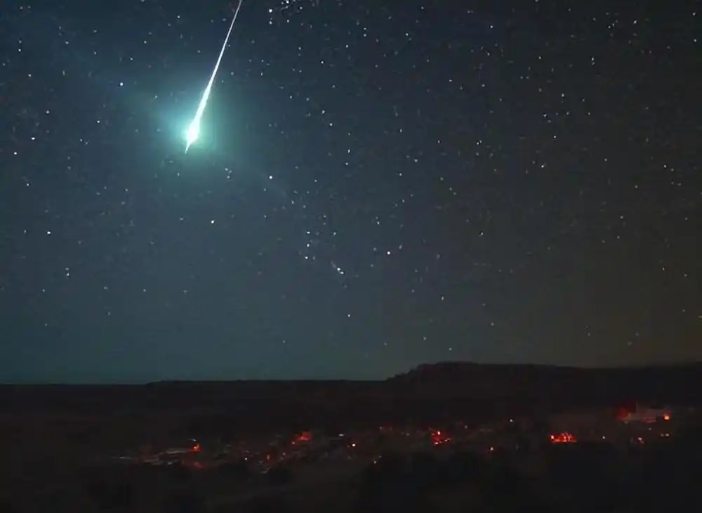 江浙沪多地夜空惊现“火球”