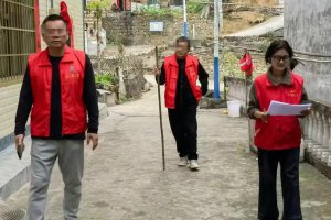 22岁女村支书遇车祸身