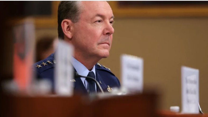 杰弗里·克鲁斯 (Jeffrey Kruse) 自 2024 年初起担任国防情报局局长，他是一系列被解雇的高级官员中的最新一位。