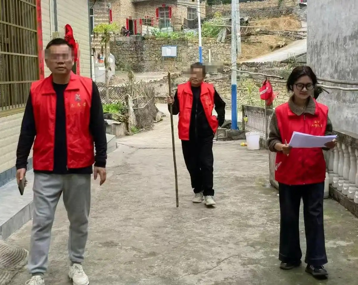 贵州22岁女村支书黄念遇车祸身亡 上任仅数月