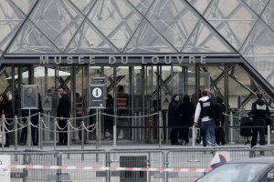 卢浮宫1.02亿美元珠宝