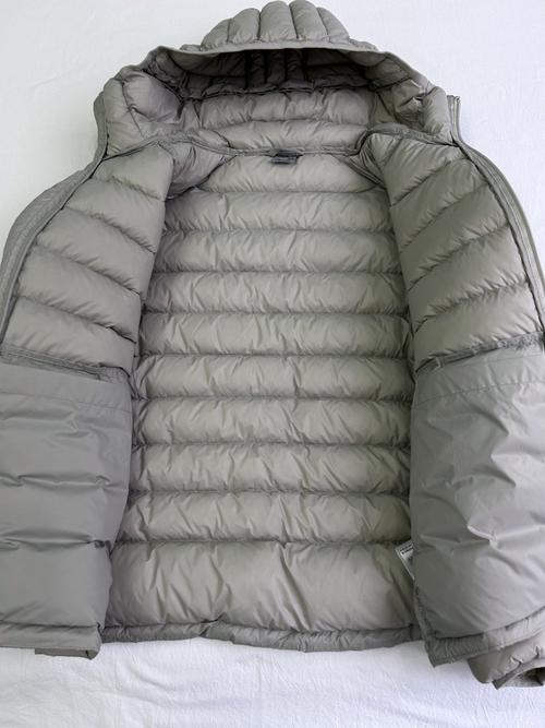 “排骨羽绒服”成冬季爆款