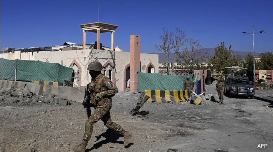 周五晚些时候,巴基斯坦和阿富汗在边境地区发生激烈交火。