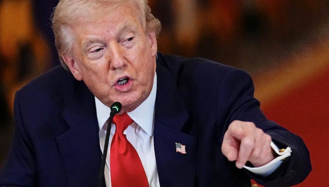 特朗普说他&ldquo;正在考虑接管霍尔木兹海峡&rdquo;，但他同时坚称海运已经开始恢复通行。